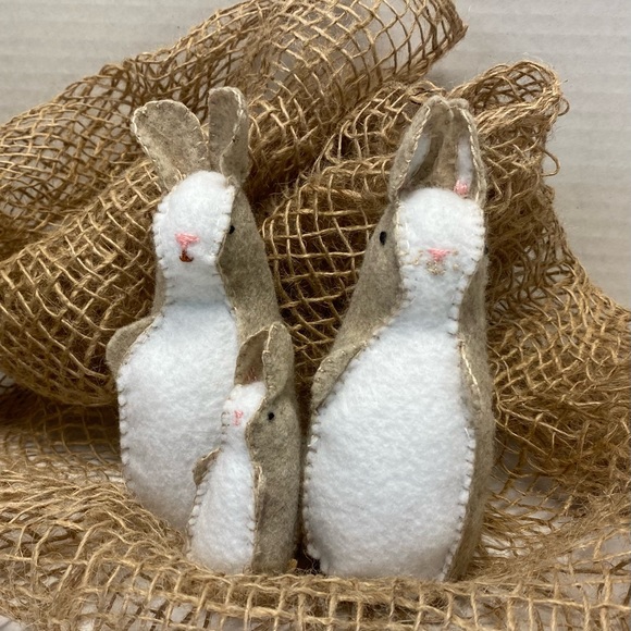 Rabbit Felt family for nursery or home cottagecore decor Hand cr… - Picture 4 of 4